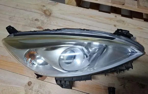 Mazda 5 Headlight/headlamp 