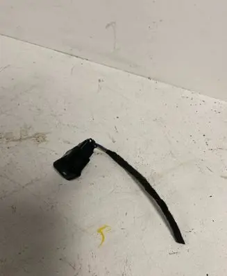 Volkswagen Golf IV Fuel tank opening switch 3B0959833A