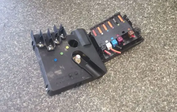 Mercedes-Benz E W211 Fuse module A2115461341