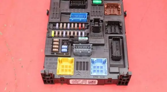 Citroen Berlingo Fuse box set 9830707680