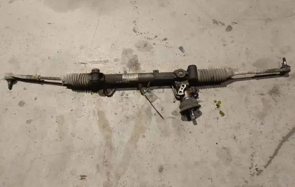 Opel Astra H Steering rack 7831985140