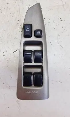 Toyota Corolla Verso E121 Electric window control switch 8404013081