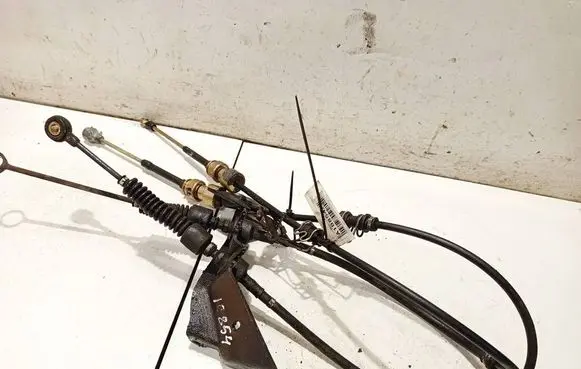 Toyota Avensis Verso Gear shift cable linkage 