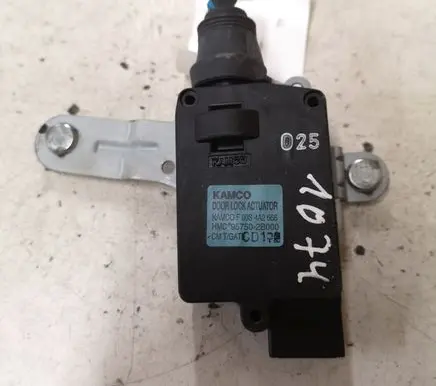 Hyundai Santa Fe Central locking motor 957502B000