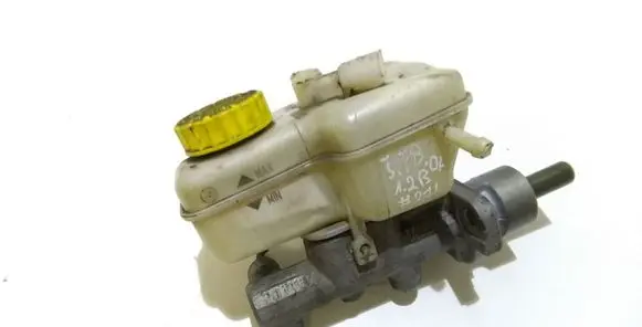 Skoda Fabia Mk1 (6Y) Master brake cylinder