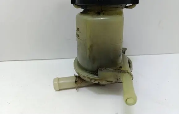 Toyota Avensis T250 Power steering fluid tank/reservoir 