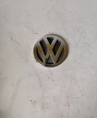 Volkswagen Sharan Manufacturer badge logo/emblem 7M3853630A