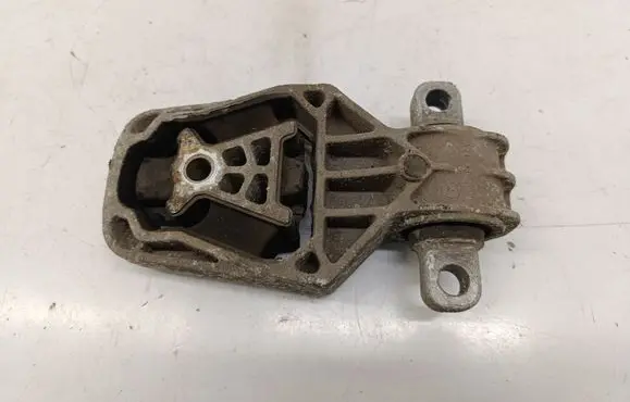 Mercedes-Benz CLA C117 X117 W117 Gearbox mount A2462401209