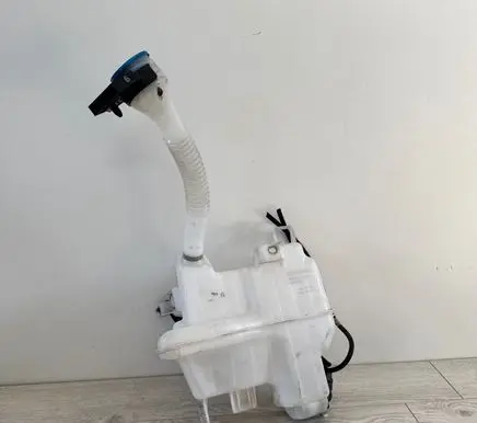 Mazda 3 III Windshield washer fluid reservoir/tank GHR167480