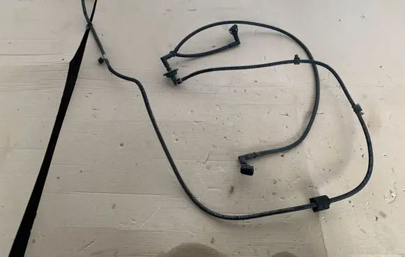 Ford Mustang V Windshield washer spray nozzle 