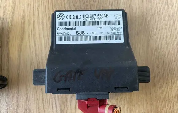 Volkswagen Tiguan Gateway control module 1K0907530AB 5WK50012L 1K0907951