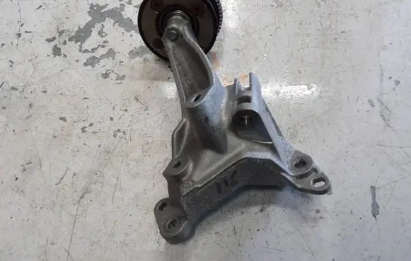Nissan Qashqai J12 Alternator belt tensioner 117106794R A1519CU3