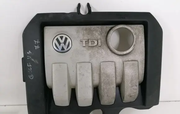 Volkswagen Touran I Engine cover (trim) 03G103925