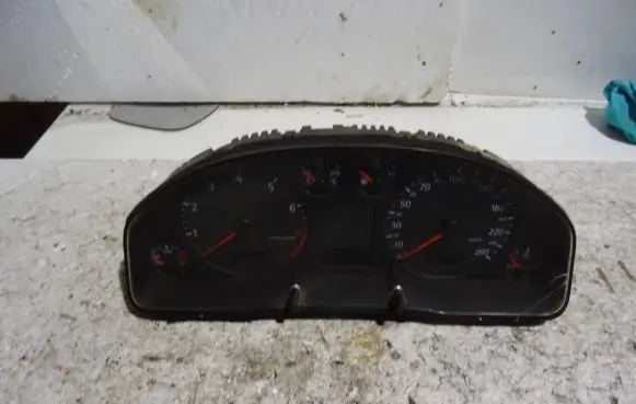 Audi A6 S6 C5 4B Speedometer (instrument cluster) 4B0920930L 110008948002