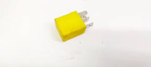 Opel Zafira A Other relay 24433728 70222