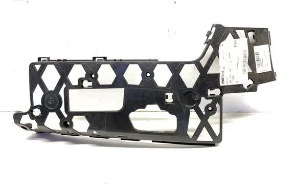 Volkswagen PASSAT B7 Front bumper mounting bracket 3AA807178 0019111629