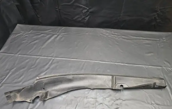 Infiniti FX Fender end trim 658201CA0A