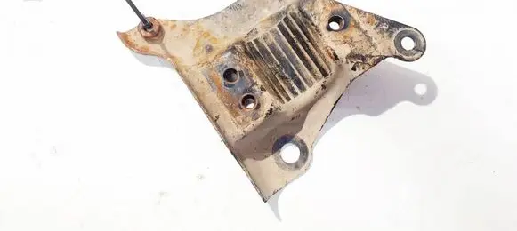Honda Civic Engine mounting bracket
