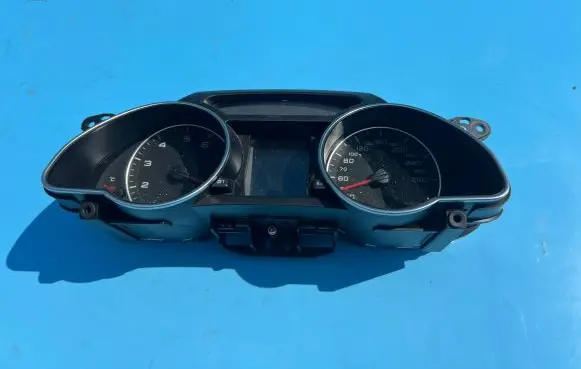 Audi A5 8T 8F Speedometer (instrument cluster) 8T0920900P 503002360202