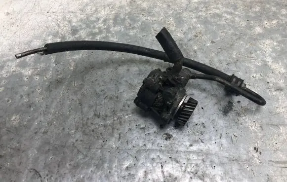 Mitsubishi Pajero Power steering pump