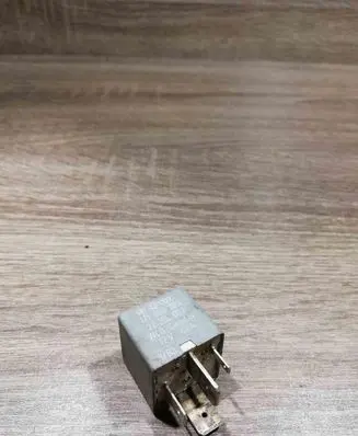 Volkswagen Golf II Other relay 171906383 22205383 1SILVER