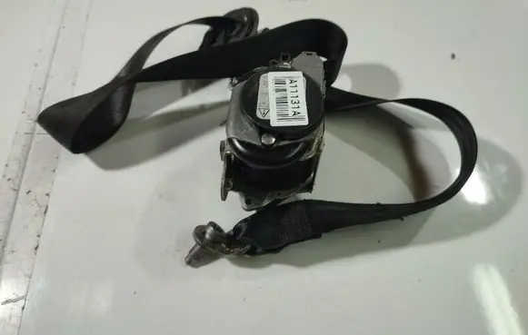 Volkswagen Golf V Front seatbelt 1K4857706