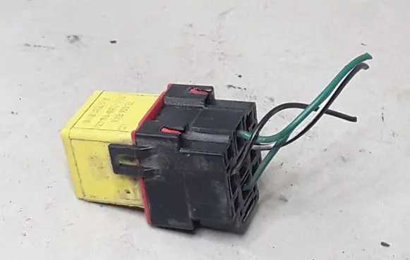 Land Rover Freelander Other relay YMB10012 V23134B52X127