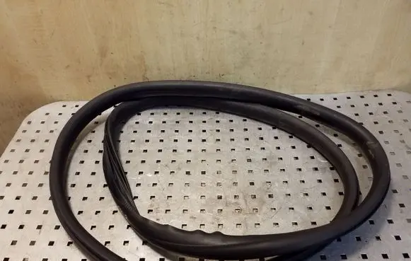 Volvo S60 Front door rubber seal
