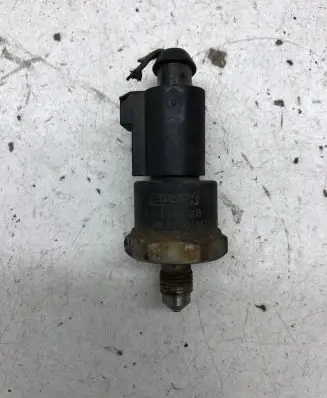 Skoda Octavia Mk2 (1Z) Fuel pressure sensor 06D906051A 0261545008