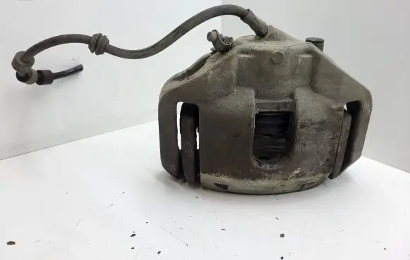BMW 5 E60 E61 Front brake caliper 6030324