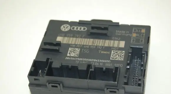 Volkswagen Touareg II Door control unit/module 4H0959792F