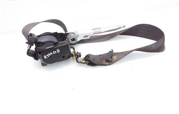 Volvo V70 Rear seatbelt 9478173