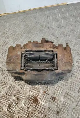 Mitsubishi Pajero Front brake caliper 