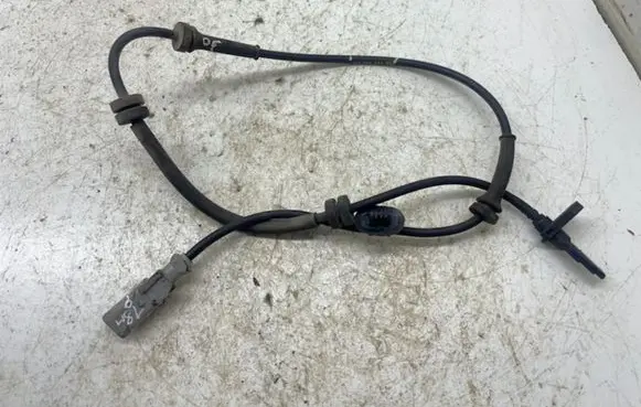 Peugeot 3008 II ABS brake wheel speed sensor 9814730080