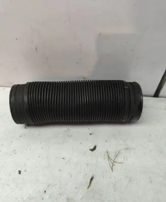 Skoda Fabia Mk1 (6Y) Breather/breather pipe/hose 6U0129627B