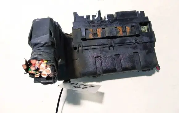 Nissan Almera Tino Fuse box set