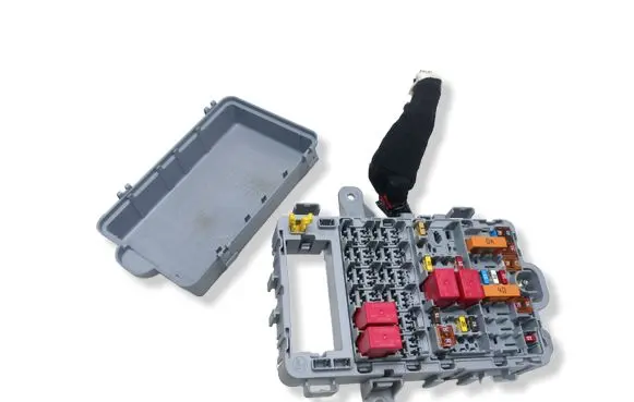 Alfa Romeo Giulia Fuse module