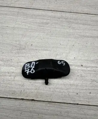 Volkswagen Golf Plus Windshield washer spray nozzle 5m0955986C