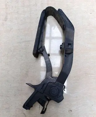 Mercedes-Benz C W203 Accelerator throttle pedal A2113000404