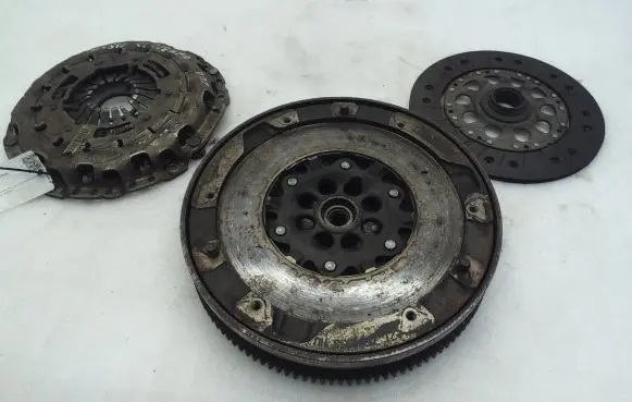 BMW 3 E90 E91 Clutch set kit 7594958 21217594958 7667630