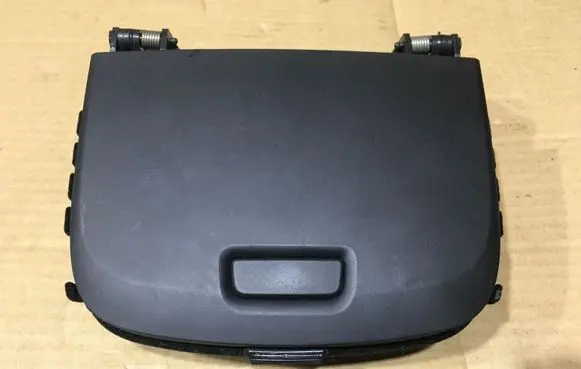 Chevrolet Captiva Glove box AMF16345
