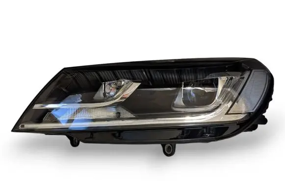 Volkswagen Touareg II Headlight/headlamp 7P1941033A 1ZT01193721