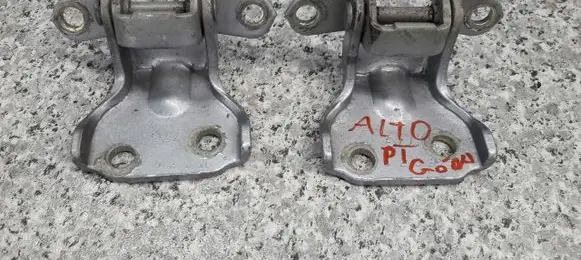 Suzuki Alto Rear door hinge set 