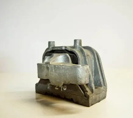 Volkswagen PASSAT B7 Engine mount bracket 1K0199262CR