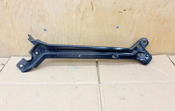 Skoda Superb B8 (3V) Radiator support slam panel bracket 3V0806930