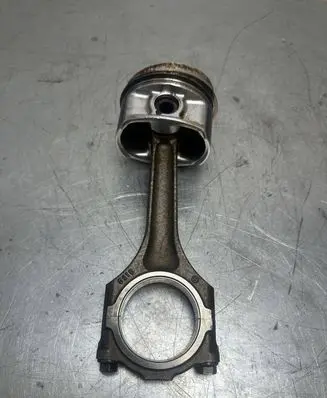 Volkswagen Golf III Piston with connecting rod 021e