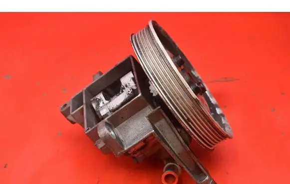 Audi A6 Allroad C5 Power steering pump 4B0145156