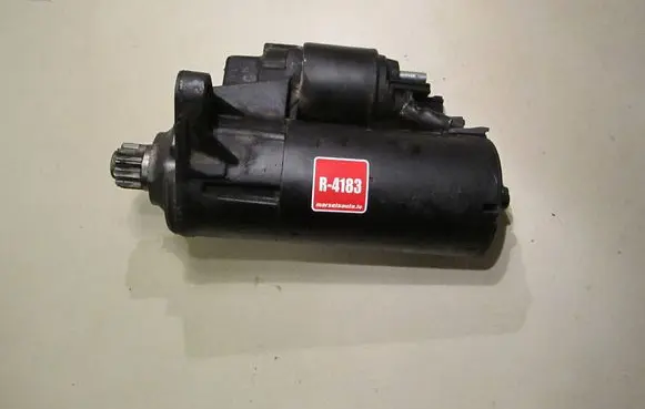 Volkswagen PASSAT B6 Starter motor 1005831332