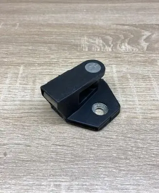 BMW 7 E38 Rear door lock loop/hook striker 8150084