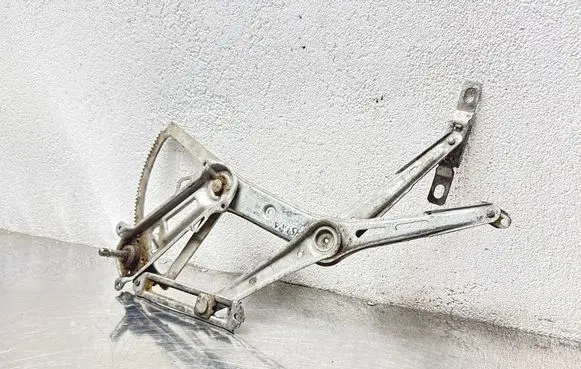 Opel Astra G Front door manual window regulator 90521870